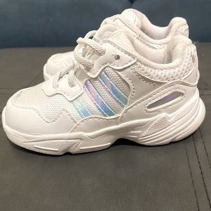 Size 6 Toddler Adidas (brand new)